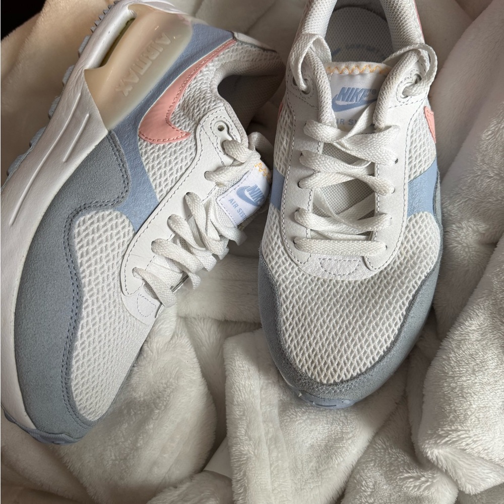Nike Airmax Systm Women’sSneakers size 8